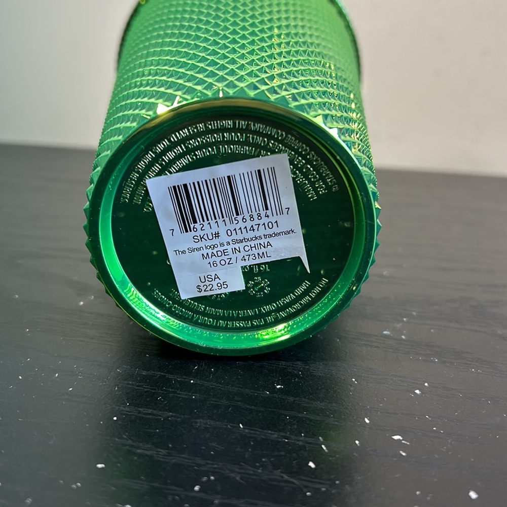 Starbucks 2023 Limited Edition
Metallic Green Cold Cup - Picture 5 of 7